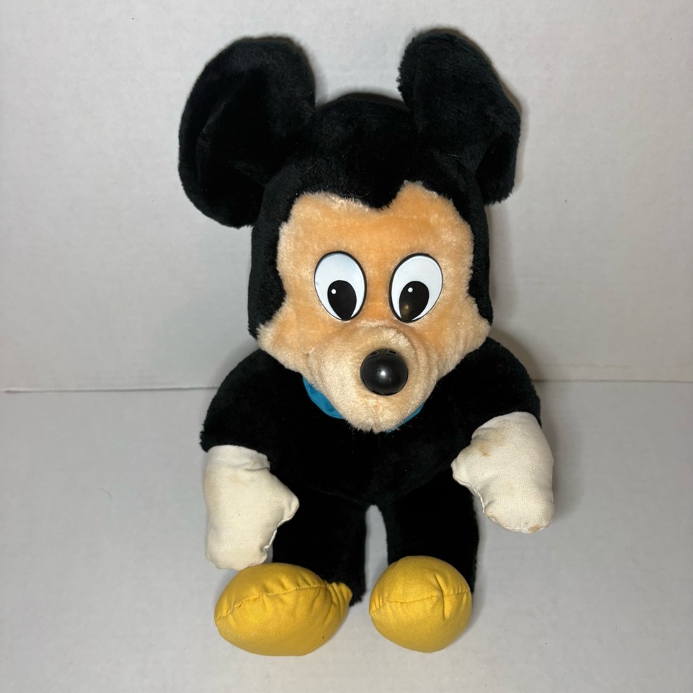 Vintage 1970s Disney Mickey Mouse Knickerbocker Plush